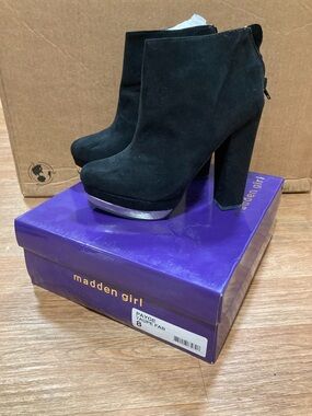 Madden Girl Black Healed Boots size 8